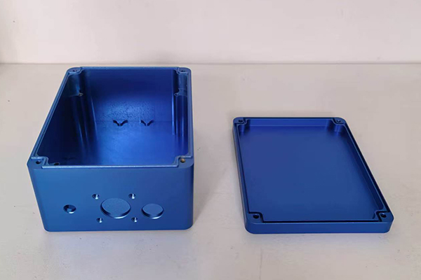 Blue anodized AL6061‑T6 CNC milled aluminum enclosure housing box