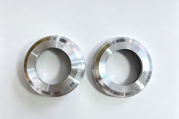 Custom CNC machined stainless steel flange components for industrial piping and equipment connection